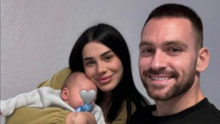 ΠΑΟΚ: Η οικογενειακή φωτογραφία του Ζίβκοβιτς με τον νεογέννητο γιο του