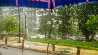 Καιρός: Έρχεται... χειμώνας από αύριο - Πού αναμένονται ισχυροί άνεμοι και καταιγίδες