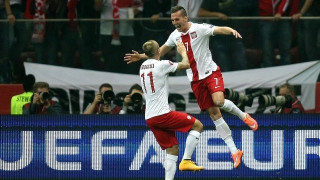 Βρίσκει        δίχτυα     ο        Αρκάντιουζ  Μίλικ