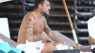 Ο Κρίστιαν Βιέρι με τη νέα «Ναόμι Κάμπελ» στη Μύκονο! (pics)