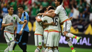 Επιβλητικό το Μεξικό, τρίπoντο για τη Βενεζουέλα (video)