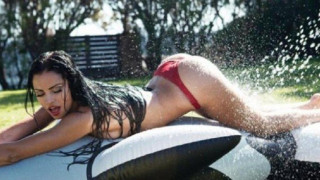 Η Δήμητρα Αλεξανδράκη προκάλεσε... σεισμό στον Πόρο