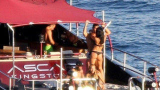 Αυτό το τούμπανο ήταν με τον Κριστιάνο στο πλοίο! (pics)