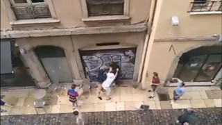 Νέα επεισόδια στη Γαλλία: Άγγλοι εναντίον οπαδών της Λυών (video)