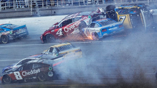 NASCAR: Σύγκρουση 28 οχημάτων στο μεγαλύτερο ατύχημα της ιστορίας