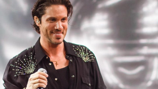 Νίκος Οικονομόπουλος: «Δεν μου λείπει τίποτα»