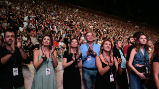 Συναυλία στο Καλλιμάρμαρο: «Γροθιά» το νέο τραγούδι του Δεληβοριά για τα 57 θύματα