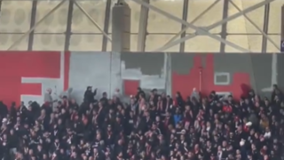 Γερμανία: Έβαψαν το γήπεδο εν ώρα αγώνα!