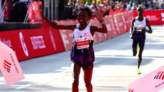 Μαραθώνιος, Σικάγο: Απίστευτο παγκόσμιο ρεκόρ από την Τσεπνγκέτις