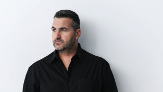 «Το πήρα απόφαση»: Νέο ζεϊμπέκικο από τον Λορέντζο Γκρέτσα (vid)