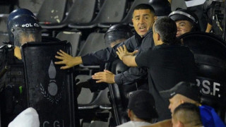 Χαμός στο Μπόκα-Χιμνάσια - Σε ρόλο...πυροσβέστη ο Ρικέλμε