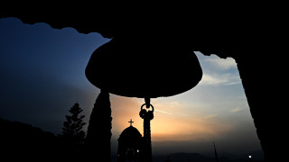 Σύρος: «Καμπάνα» σε εκκλησία για τις κωδωνοκρουσίες σε ώρα κοινής ησυχίας