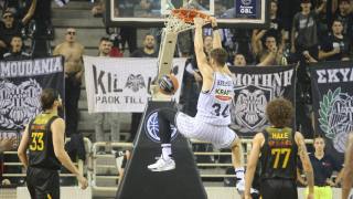 ΠΑΟΚ - ΑΕΚ: Βάφτηκε «ασπρόμαυρο» το ντέρμπι στο Παλατάκι!