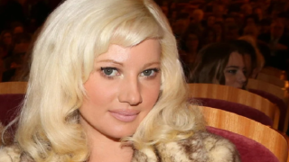 Η Τζούλια Αλεξανδράτου ανέβασε προφίλ... escort: Πόσα χρεώνει την ώρα