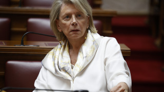 «Τσακίζει» το Kontra η Έλενα Ακρίτα - «Αλλάζω κανάλι»