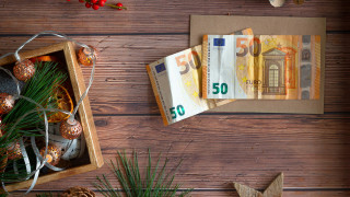 Δώρο Χριστουγέννων: Πότε θα καταβληθεί - Ποιοι θα λάβουν αυξημένα ποσά