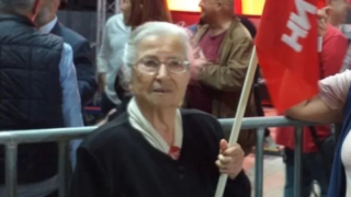 Γιώτα Ζέβλα: Ποια είναι η ΕΠΟΝίτισσα που αποτελεί τη γηραιότερη σύνεδρο του ΣΥΡΙΖΑ