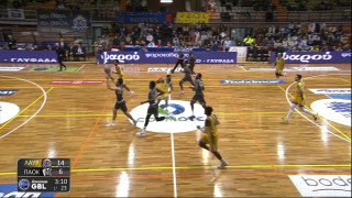 Ο Κατσίβελης σκόραρε από το κέντρο αλλά το καλάθι δεν μέτρησε λόγω φάουλ του Σέρμαν