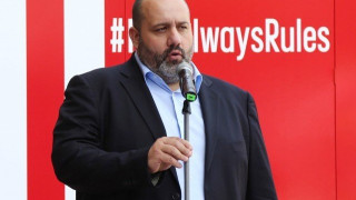 Το σχόλιο του Καραπαπά  για τις αναρτήσεις του Λαΐφη (pics)