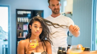 Το χρυσό κομμωτήριο στην Ψαρρού, όπου το κούρεμα κοστίζει 600 ευρώ!