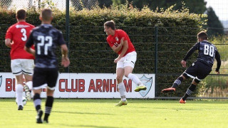 Και όμως, βγάζεις συμπεράσματα από       το φιλικό