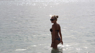 Η Τζούλια Νόβα τρέλανε τους πάντες στη Μύκονο (pics & video)