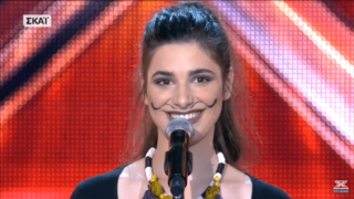 Άγνωστη έπιασε από το λαιμό τη Νωαίνα και την έφτυσε στα μούτρα!