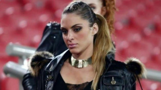 Η Μάρτα έβαλε το μαγιό της και μας πήρε το μυαλό! (pics)