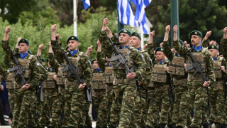 Νέο μισθολόγιο στις Ένοπλες Δυνάμεις: Πότε έρχονται οι πρώτες αυξήσεις