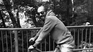 ΣΟΚ: Πέθανε στα 44 του ο ρεπόρτερ του SDNA, Κώστας Τέο