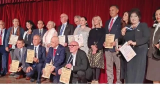 Το Καφενείο των Ιδεών: Απένειμε τα Χρυσά Μετάλλια του Μεγάλου Αλεξάνδρου και Βεργίνας σε προσωπικότητες από όλο τον κόσμο