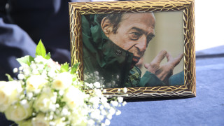 Μανούσος Μανουσάκης: Συγκίνηση στο τελευταίο χειροκρότημά του
