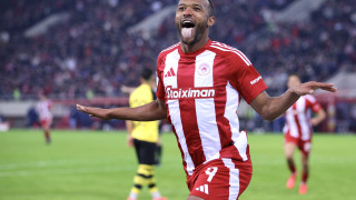 Με χατ τρικ του Ελ Κααμπί, 4-1 ο Ολυμπιακός την ΑΕΚ