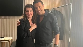 Η Νία Βαρντάλος στη συναυλία του Νίκου Βέρτη στο Λος Άντζελες