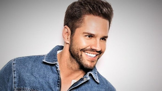 Επίθεση Τσαλίκη στην Καινούργιου που πήγε καλεσμένη του Μπέου