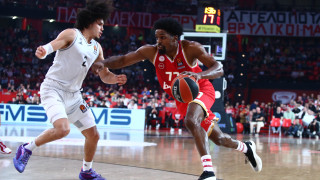 Επική εμφάνιση από την Παρί και νίκη στο ΣΕΦ επί του Ολυμπιακού