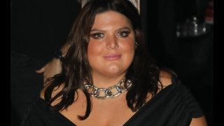 Είναι υπέρ των... βυσμάτων η Δανάη Μπάρκα;