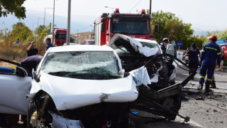 Ναύπακτος: Τροχαίο με μετωπική σύγκρουση ΙΧ - Ένας νεκρός και ένας τραυματίας