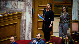 Άγρια κόντρα Λαμπρούλη-Κωνσταντοπούλου στη Βουλή: «Είστε δεκανίκι της ΝΔ»-«Δεν ξέρετε την τύφλα σας!»