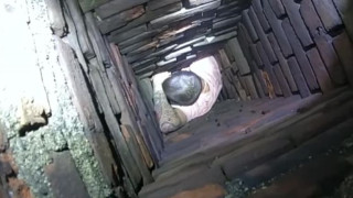 Την «είδε» Άγιος Βασίλης για να γλυτώσει από την αστυνομία αλλά... φράκαρε σε καμινάδα