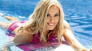 Τα μαγιό της Ελεονώρας Μελέτη μας... βγάζουν τα μάτια! (pics)