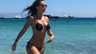 Προκάλεσε πανικό στη Μύκονο η Σαμπρίνα Σάτο! (pics)