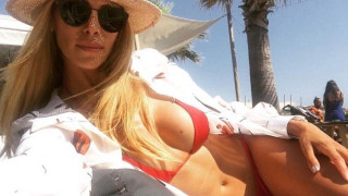 Η Στέλλα Δημητρίου «τρέλανε» τη Μύκονο!     (video)