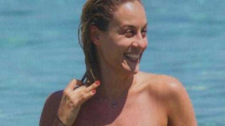 ΣΟΚ: Τσίτσιδη η Μελέτη σε παραλία γυμνιστών! (pic)