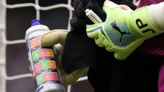 Premier League: Με σκονάκι στο μπουκάλι έπιασε το πέναλτι του Χάαλαντ ο Πίκφορντ!