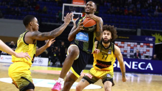 ΑΕΚ-Άρης: Πάλεψε με όλες τις δυνάμεις του, αλλά λύγισε στην τελική ευθεία