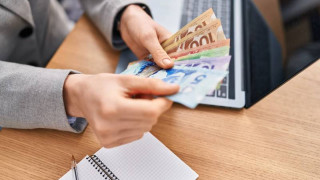 Μισθοί: Ποιοι περιμένουν αύξηση το 2025