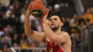 Παπανικολάου: «Μικρός θα έδινα 100 ευρώ σε χαρτάκια πανίνι, αλλιώς... σοκολάτες»