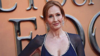J.K Rowling: Ζητά δικαιοσύνη για τους βιασμούς ανηλίκων από συμμορίες πακιστανικής καταγωγής