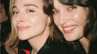 Η Κλόι Γκρέις Μορέτζ αρραβωνιάστηκε τη σύντροφο της Κέιτ Χάρισον